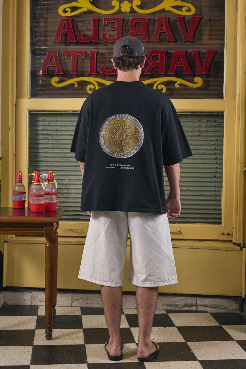 REMERA UN PESO